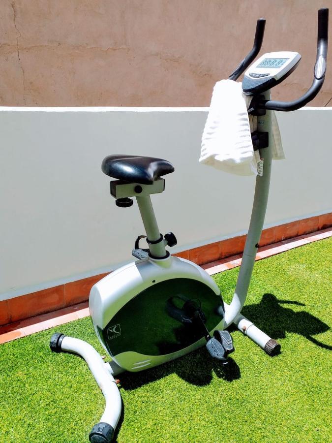 Large Apartment With Large And Sunny Terrace - Garden & Outdoor Gym , Alicante Center Extérieur photo